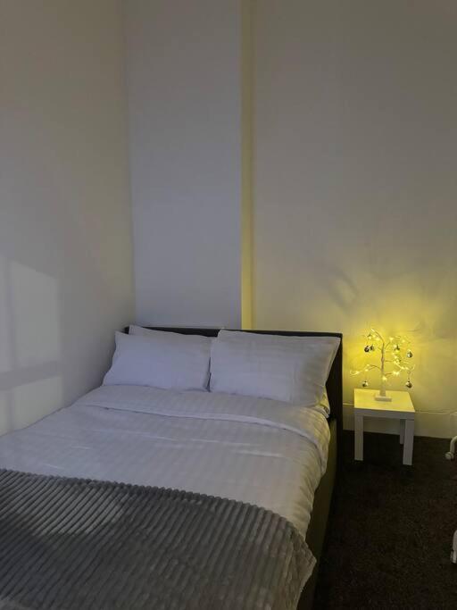4 Bedroom Entire Flat, Kings Cross Road Apartament *