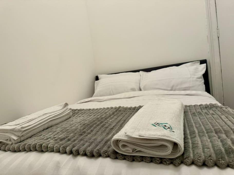 Apartament 4 Bedroom Entire Flat, Kings Cross Road Londra